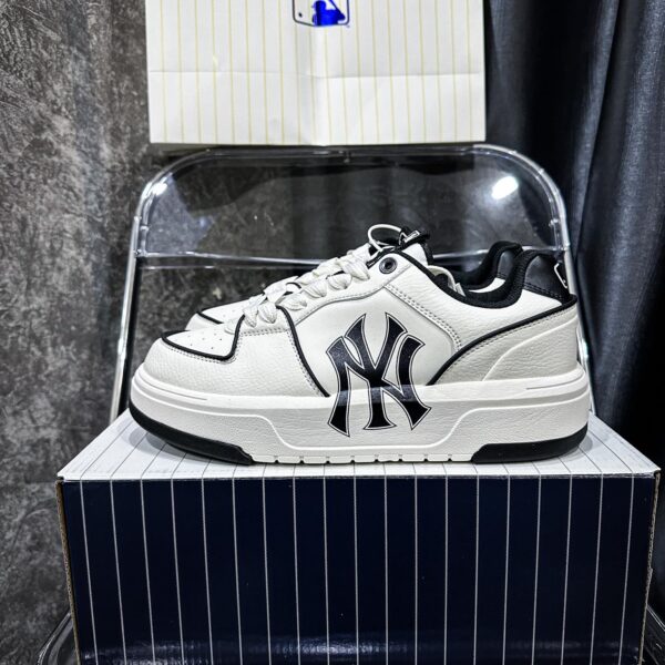 MLB Chunky Liner New York Yankees White Black