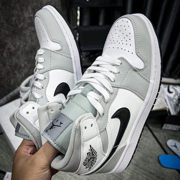 Nike Air Jordan 1 Mid Light Smoke Grey V2 - Like Auth