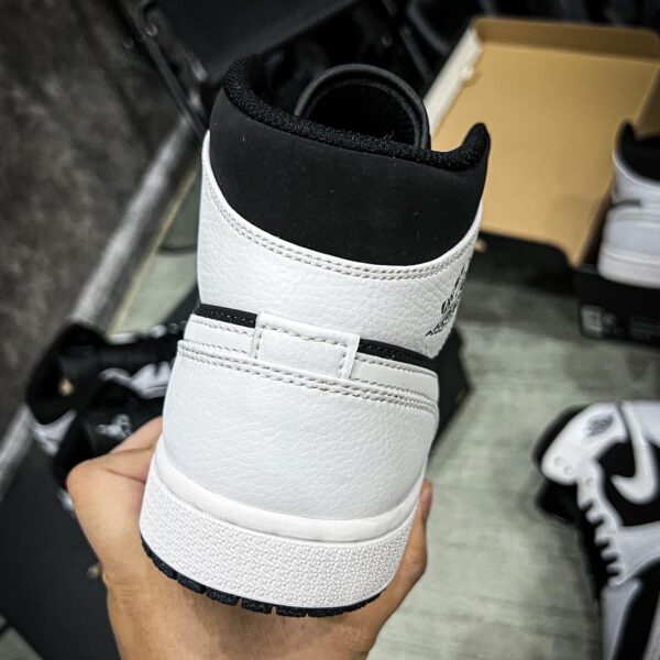 AIR JORDAN 1 MID TUXEDO WHITE BLACK - LIKE AUTH